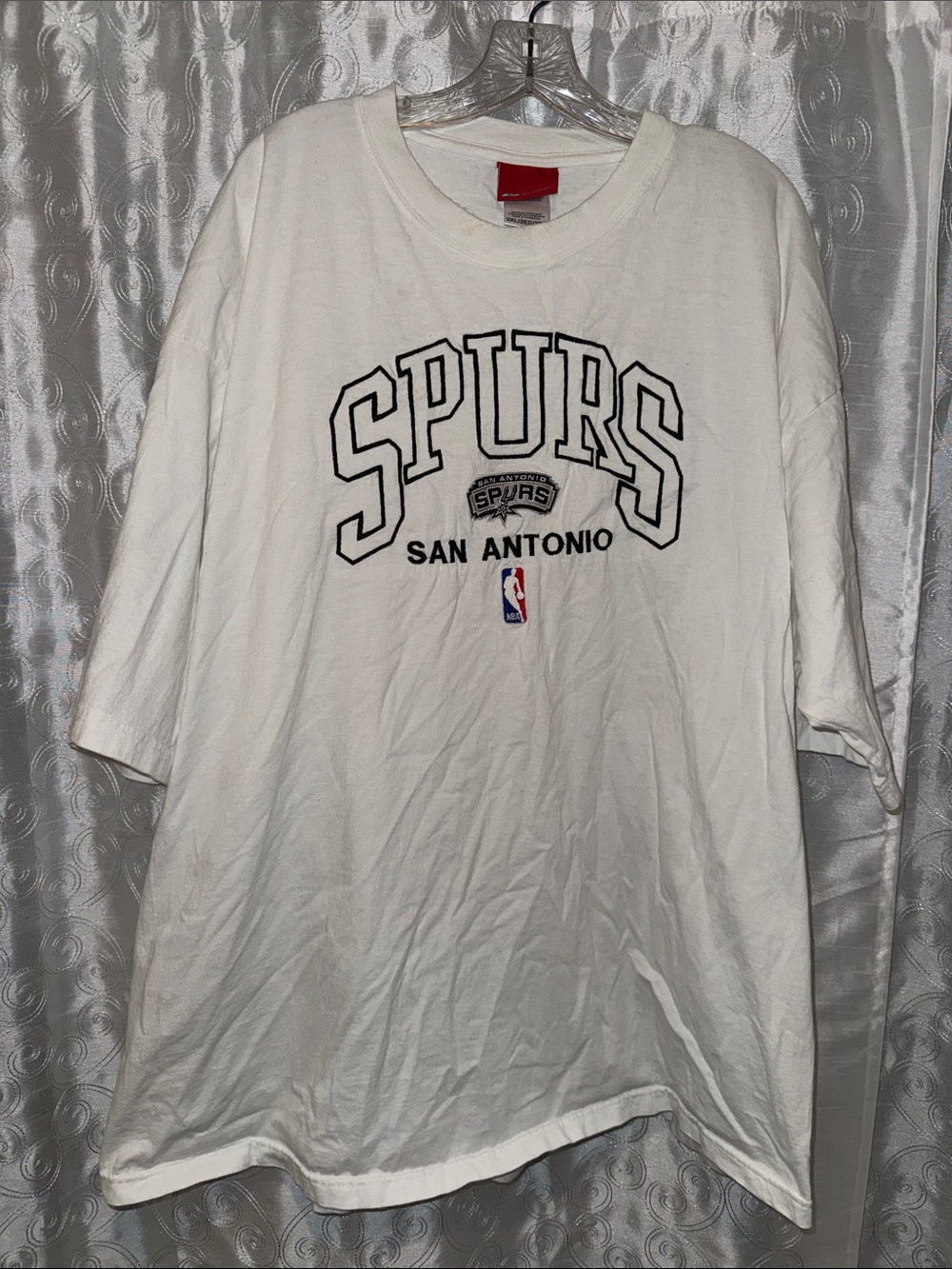 Reebok NBA San Antonio Spurs White Graphic Logo Embroidered Tee Men’s 2XL 🔥 G2